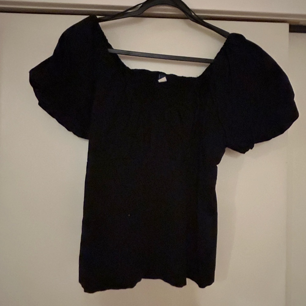 Scoop neck puff sleeve top Large